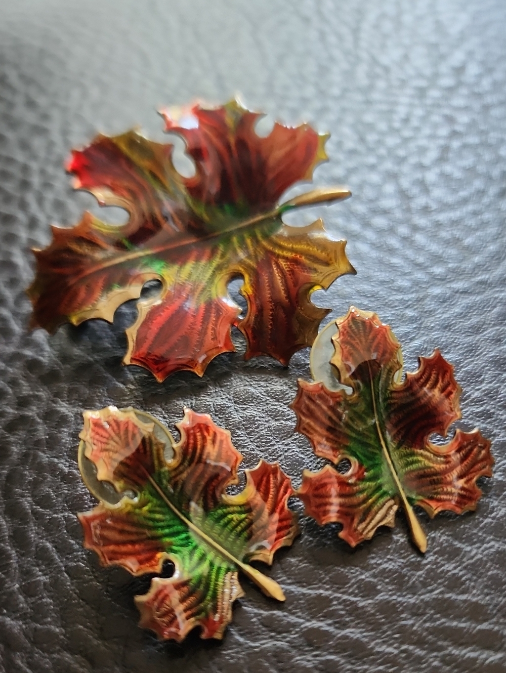 VTG Enamel Leaf Brooch & Earring Set
